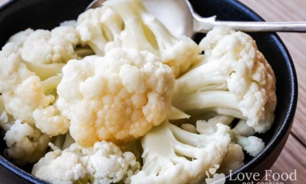 How to Cook Cauliflower Greek Style